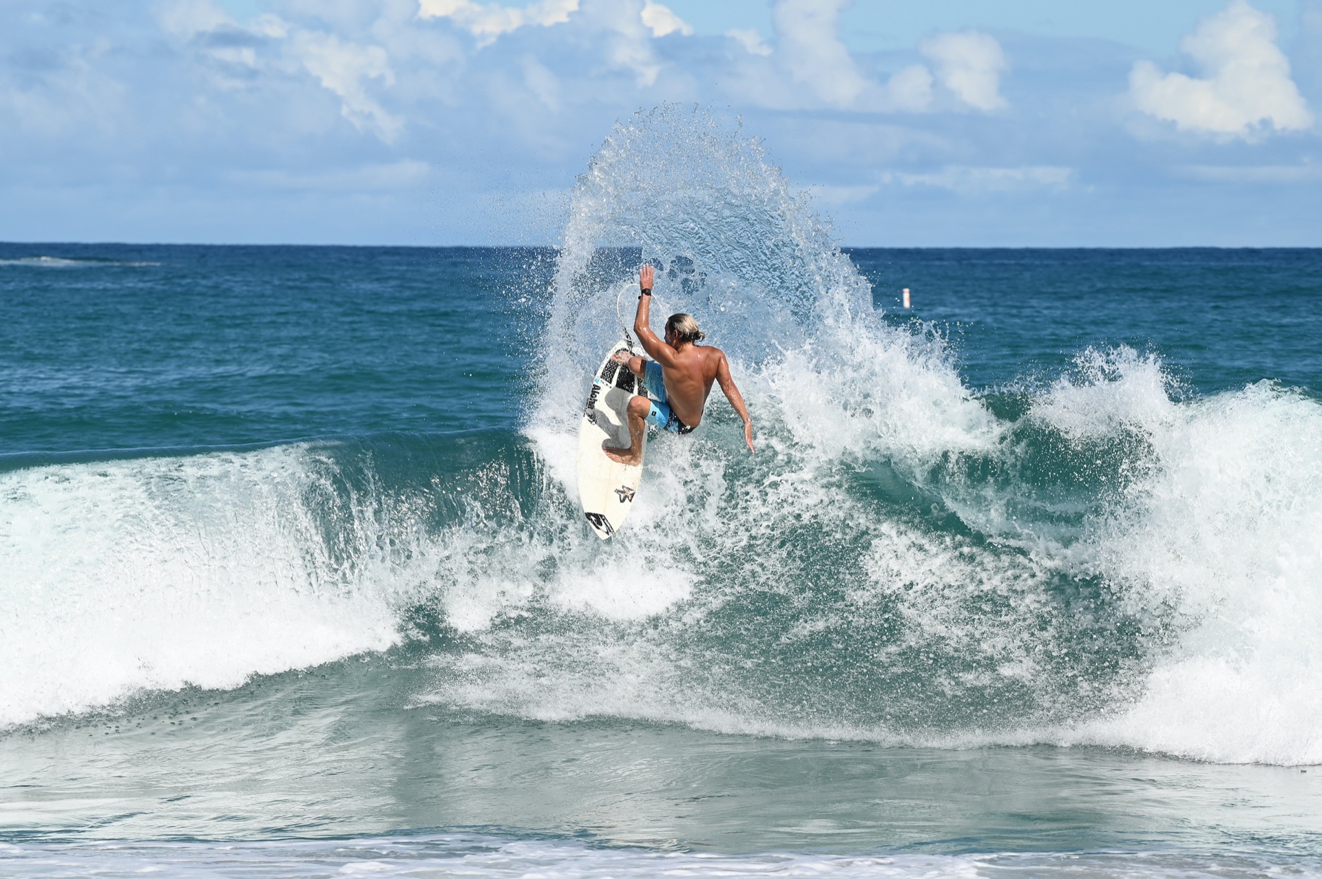 Expert surf coaching at Aloha Surf Camp